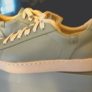 Vionic leather sneakers